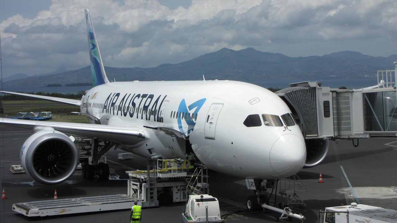 [Flight Report] AIR AUSTRAL | Dzaoudzi ✈ St Denis | Boeing 787-8 | Economy