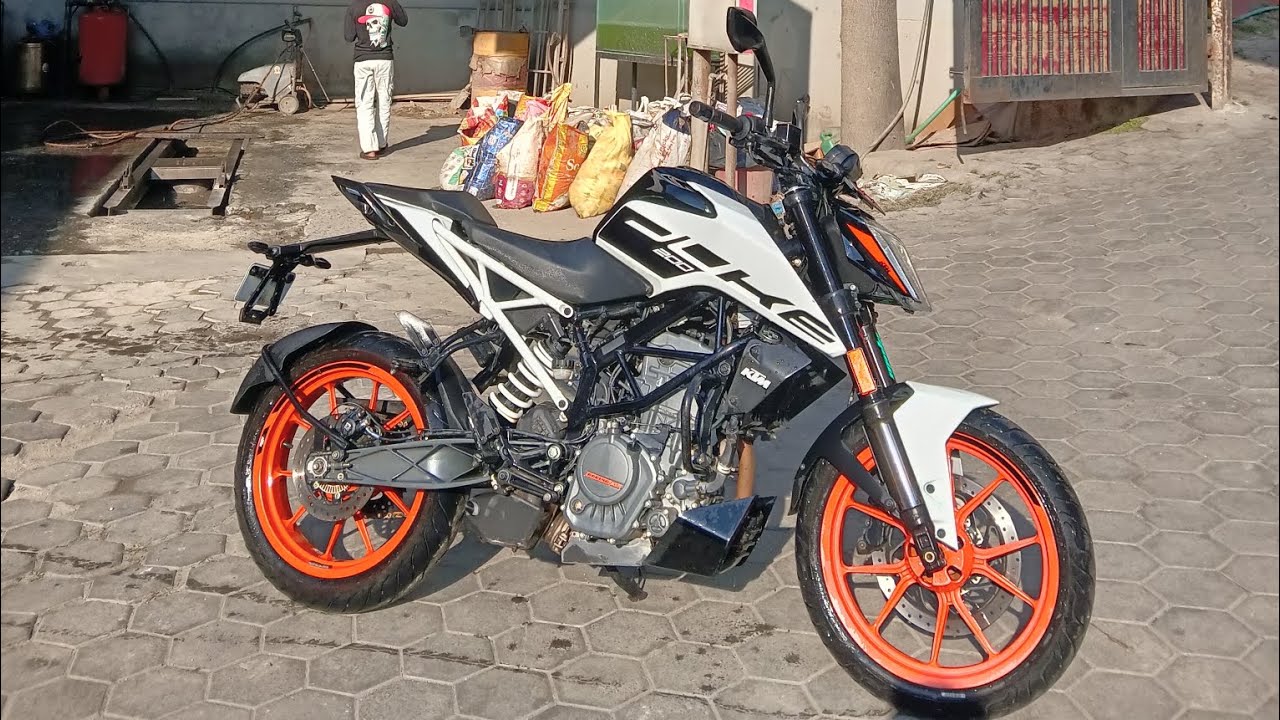 KTM DUKE 200 Service Cost  ,20k KM RUN 