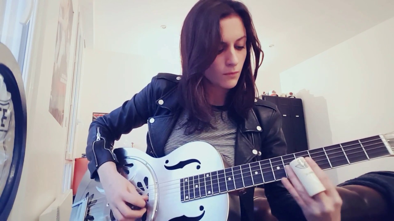 Laura Cox - Ramblin' Bones cover - (Tyler Bryant & the Shakedown)
