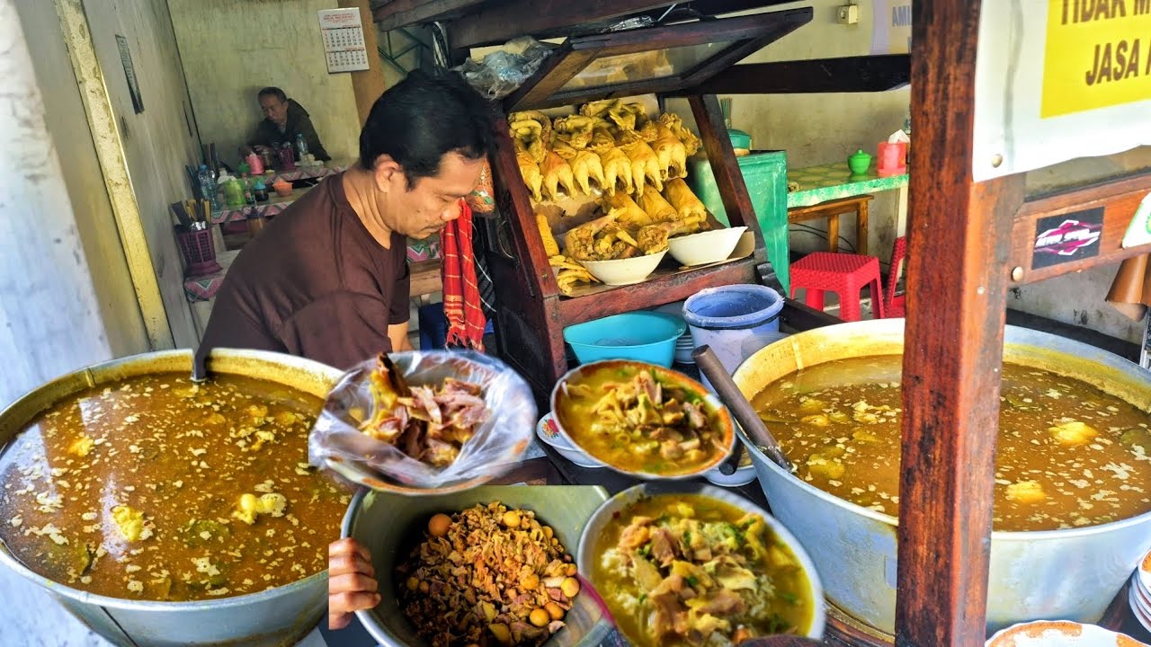 KULINER SOTO AYAM BRUTAL DI SURABAYA!!40KG AYAM LUDES DALAM HITUNGAN JAM!!PORSINYA UGAL UGALAN