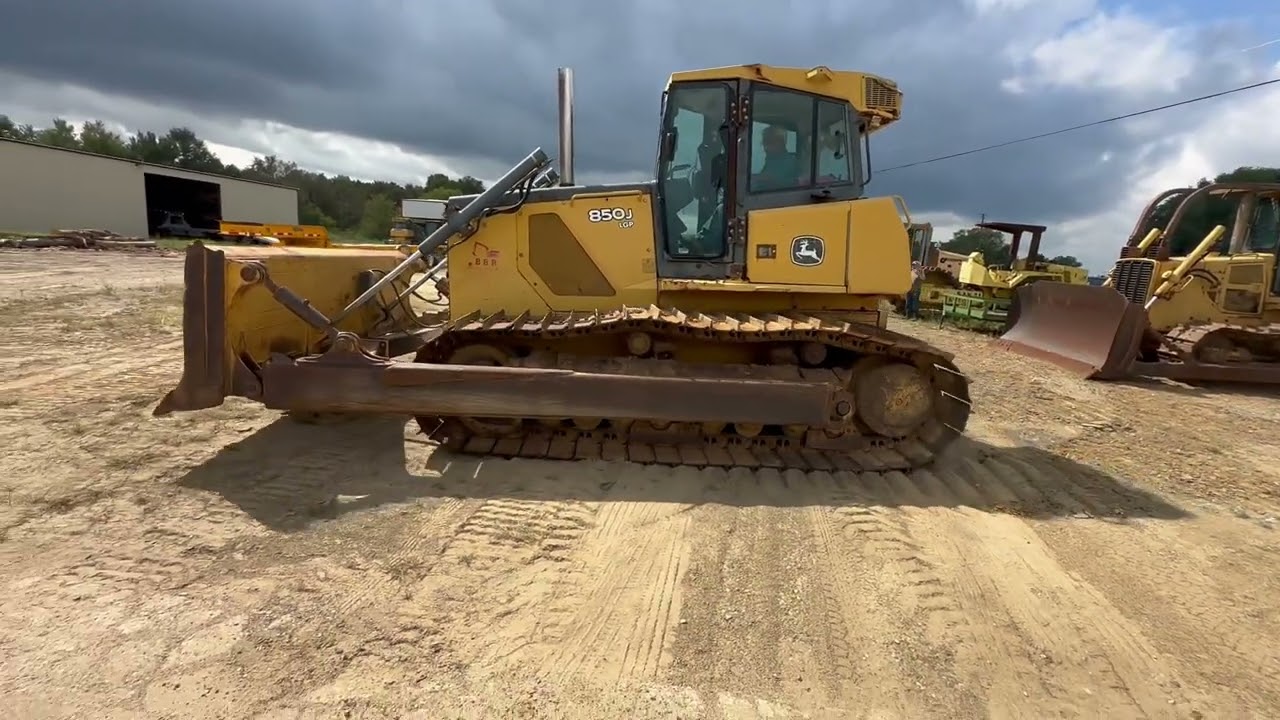 Lot 7: &lsquo;06 JD850J Dozer