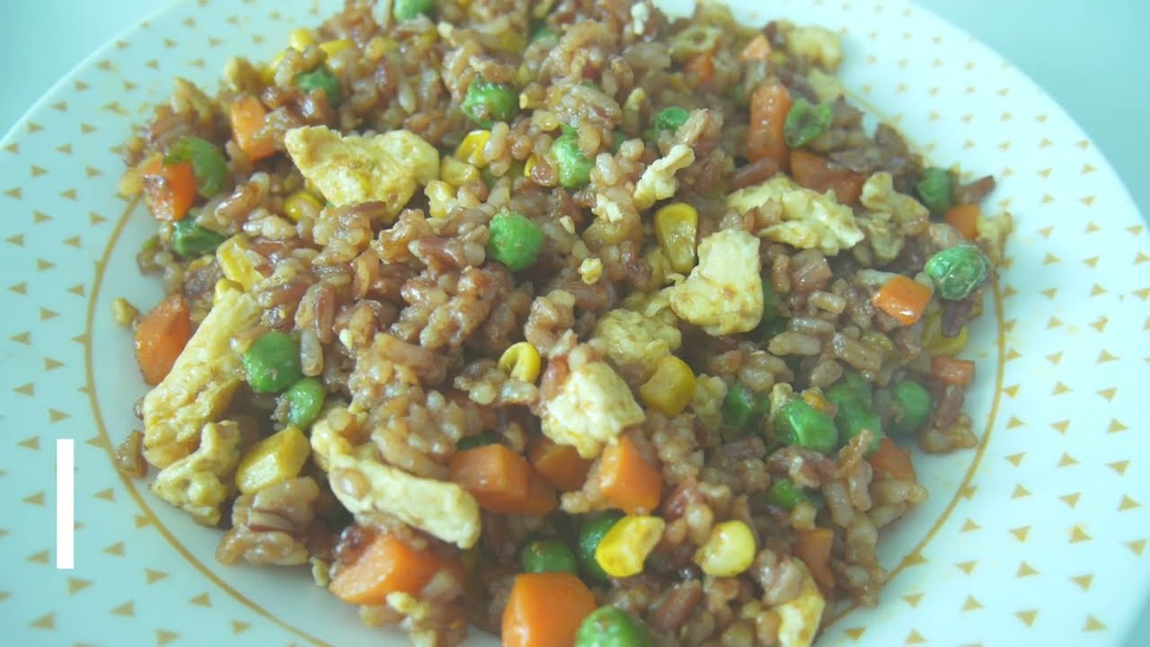 Riz sauté aux œufs,  Riz sauté à la sauce de soja, recette rapide et facile, plat chinois simple