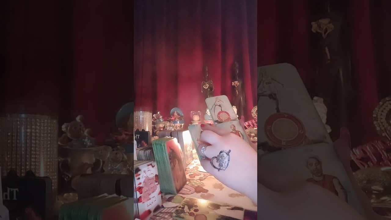 برج الاسد شخص يحبك جدا و لا يظهر لك مدى حبه🤗علاقه تؤام روح ذو تواصل روحاني قوي👩‍❤️‍👨مفاجئه ستسعدك♥️