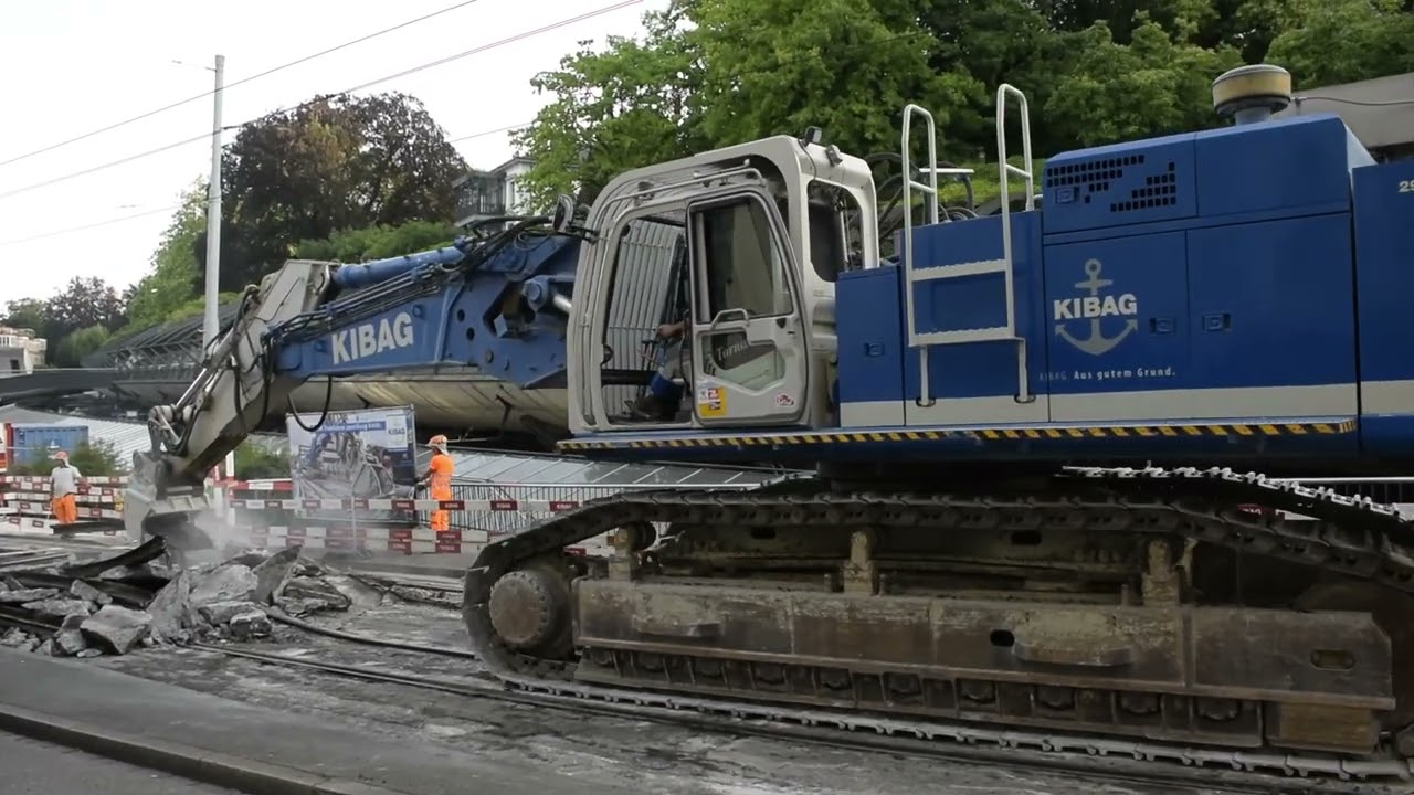 Hitachi ZX670 Kibag -  Gleisabbruch Kreuzbühlstrasse Zürich