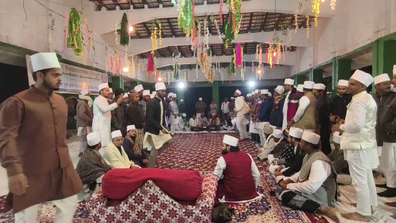 30 URS MUBARAK MEHAFIL E SAMA (HADIRUM KALANDERUM MASTAM BANDA E MURTAZA ALI HASTAM )
