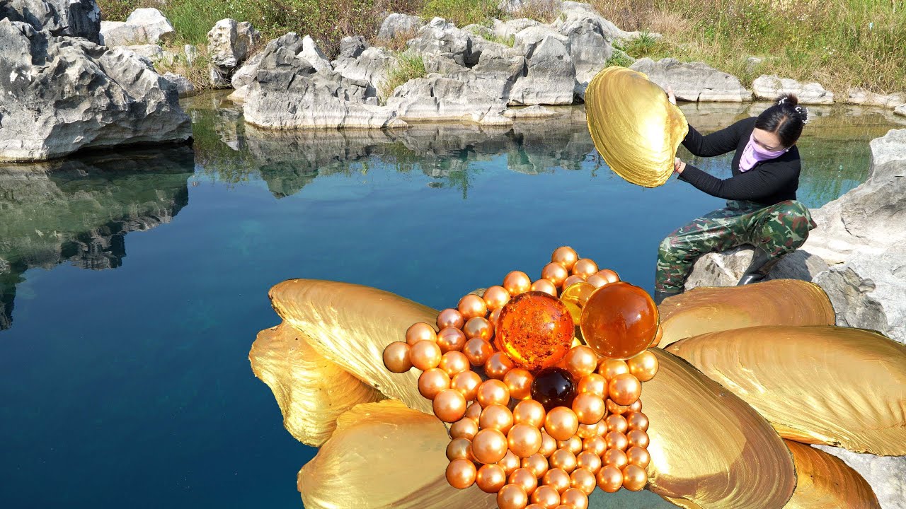 😱Pry open the deep pool of golden giant clams, inside are dazzling golden pearls, so charming