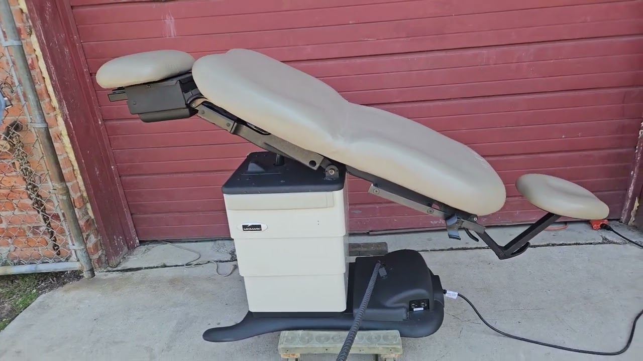 MIDMARK RITTER 630-003 PROCEDURE POWER EXAM HUMANFORM CHAIR with HAND REMOTE