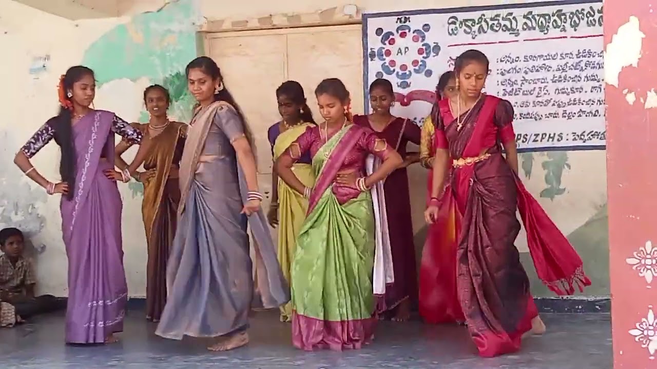 ఫేర్వెల్ ఫంక్షన్ టెన్త్ క్లాస్ అమ్మాయిలు డాన్స్ ప్రోగ్రాం