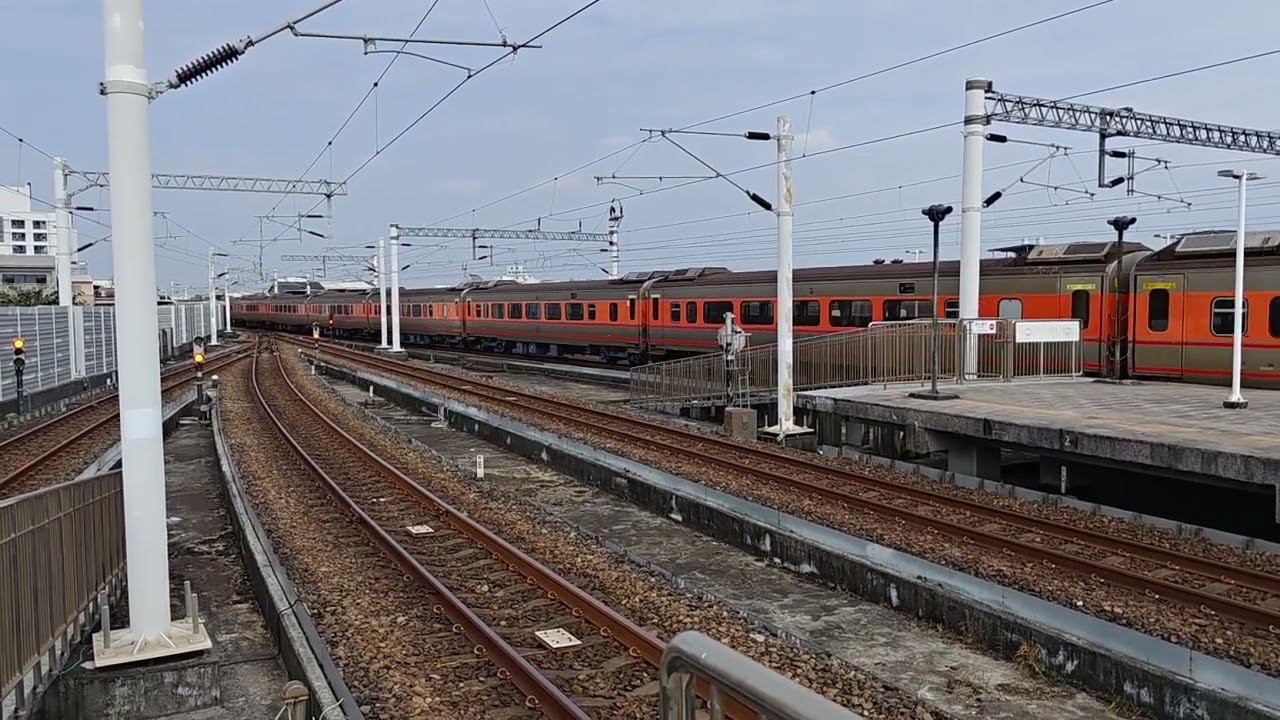 E1010&E1011擔任開往基隆128次（山線）推拉式自強號發車