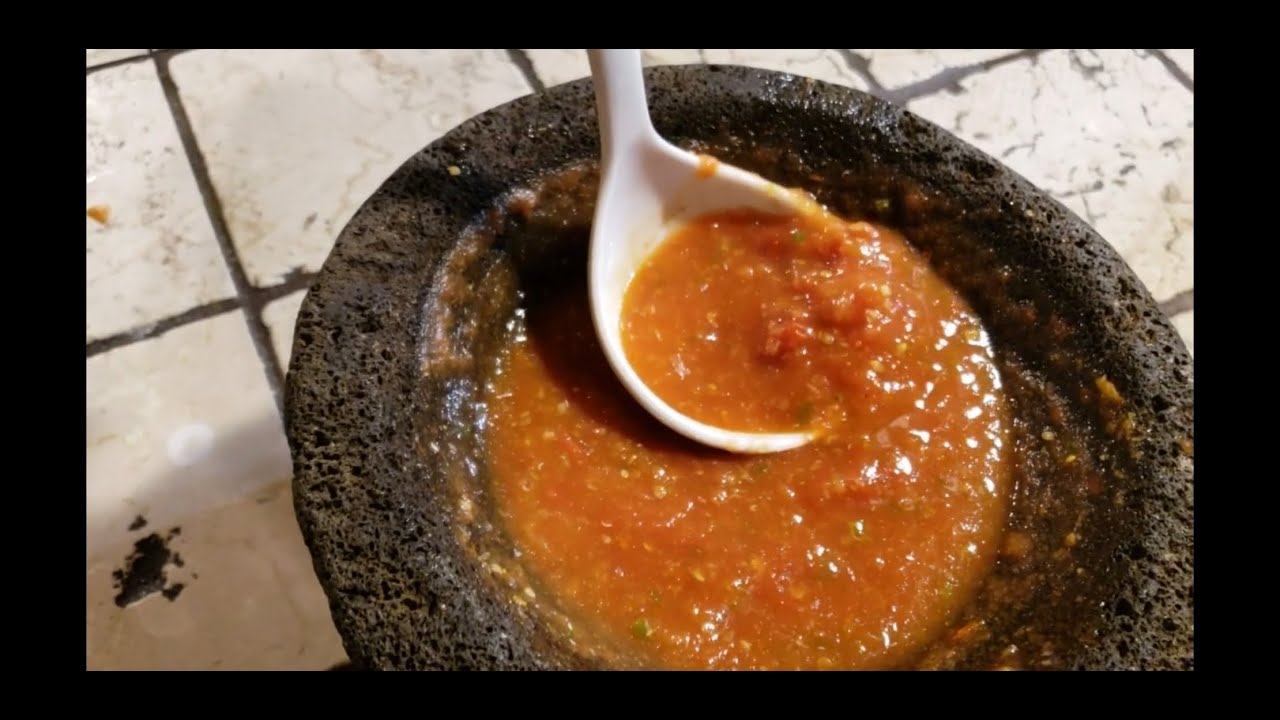 Salsa de chile Piquin En el Molcajete - Receta Facil