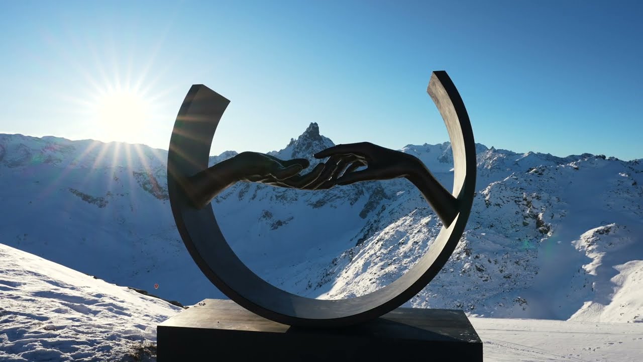 LORENZO QUINN - COURCHEVEL MONUMENTAL INSTALLATION