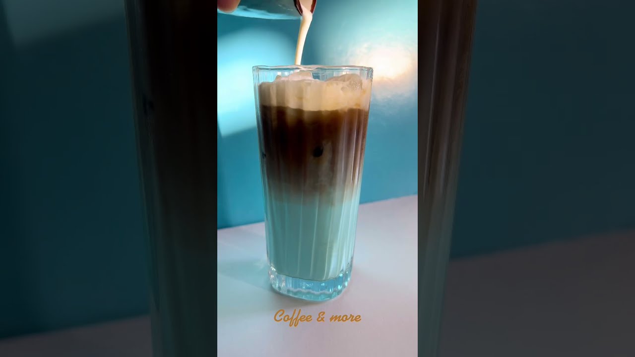 Make a cold blue coffee to enjoy the view of layering colors #shorts
