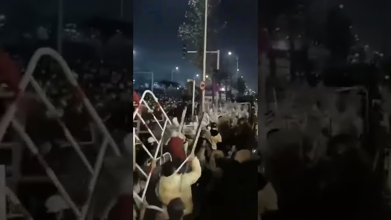 Massive new workers protest at Foxconn factory in China
