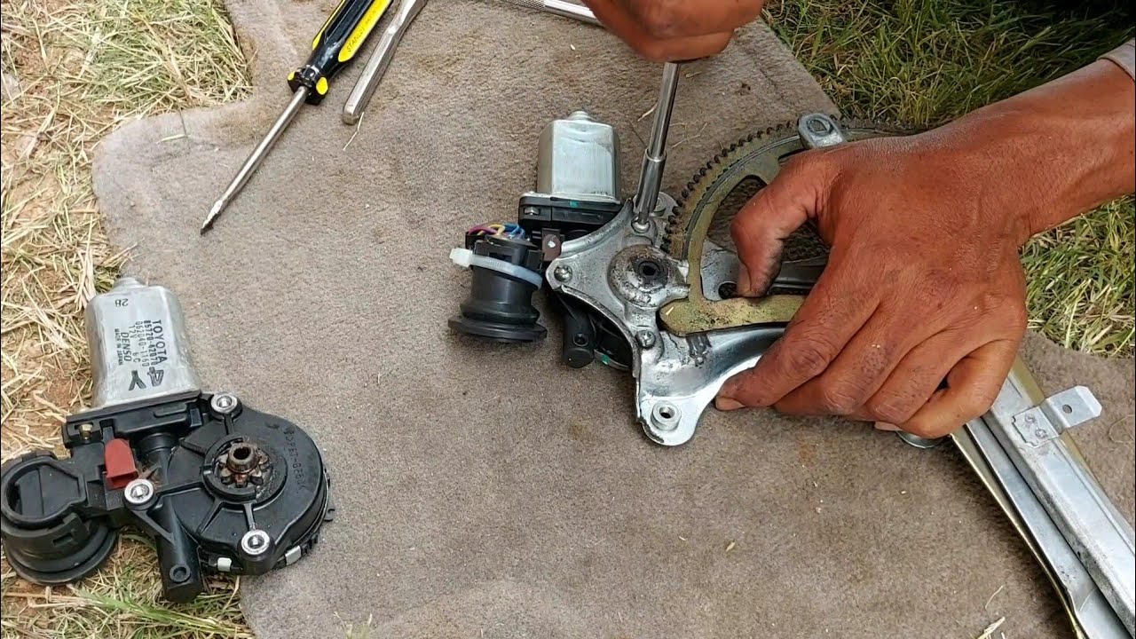 COMO CAMBIAR MOTOR Ó ELEVADOR  DE VIDRIO ELÉCTRICO/TOYOTA RAV4 2001-2005.