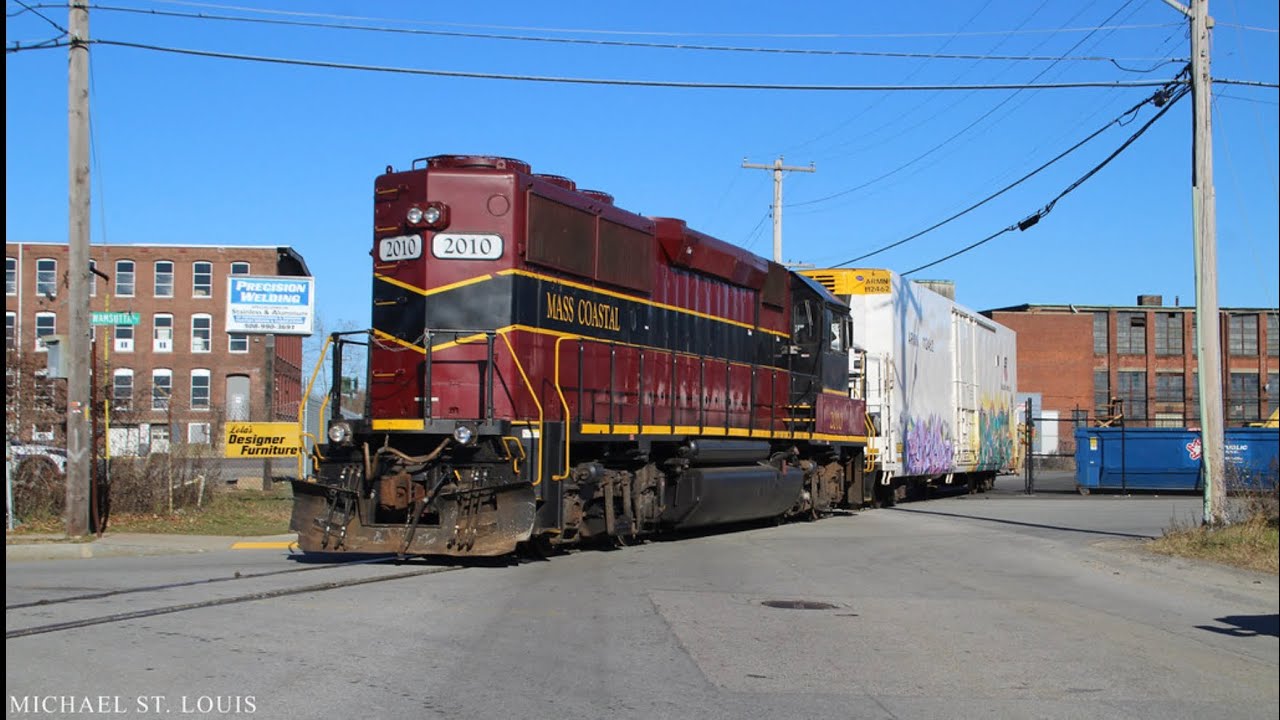 Local freight switching restored railroad spurs - New Bedford, MA - 12/20/2022
