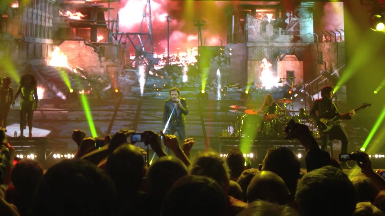 arriver johnny hallyday sur scène + allumer le feu 6/12/12 zénith saint-etienne