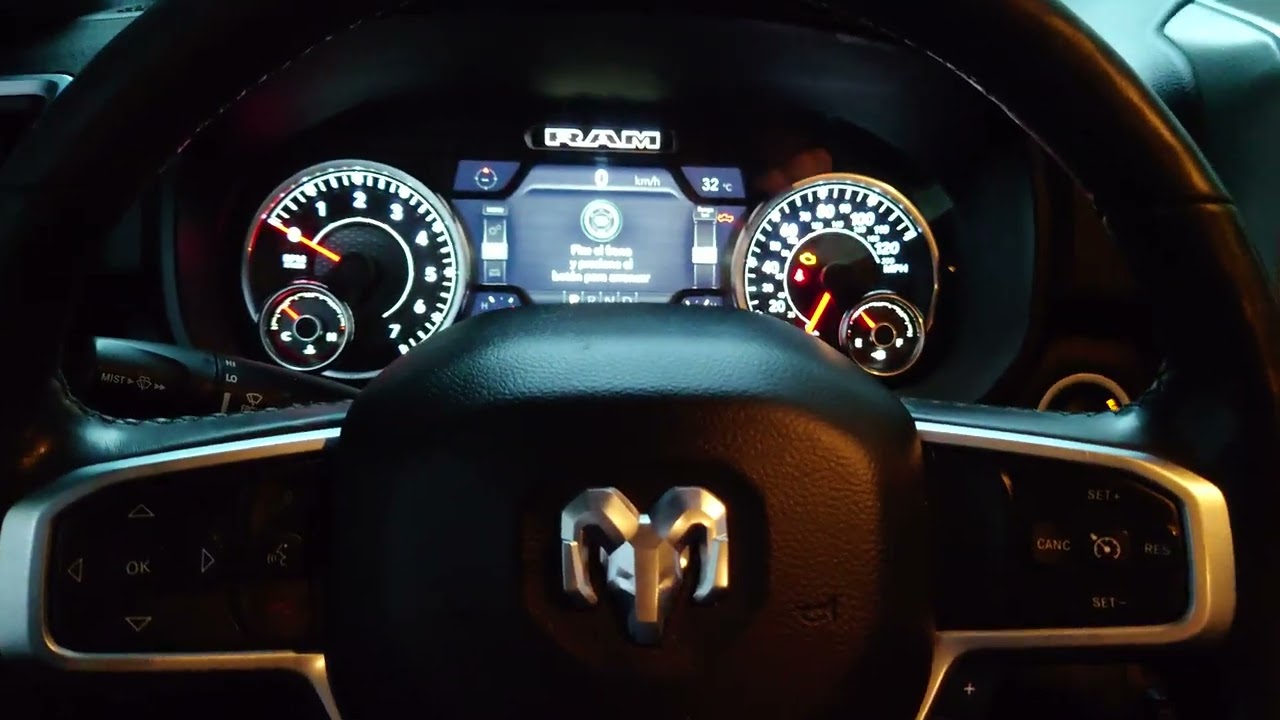 Cómo retraer el Caliper electrónico? Dodge Ram 1500 2020 Modo mantenimiento freno de mano, EPB.