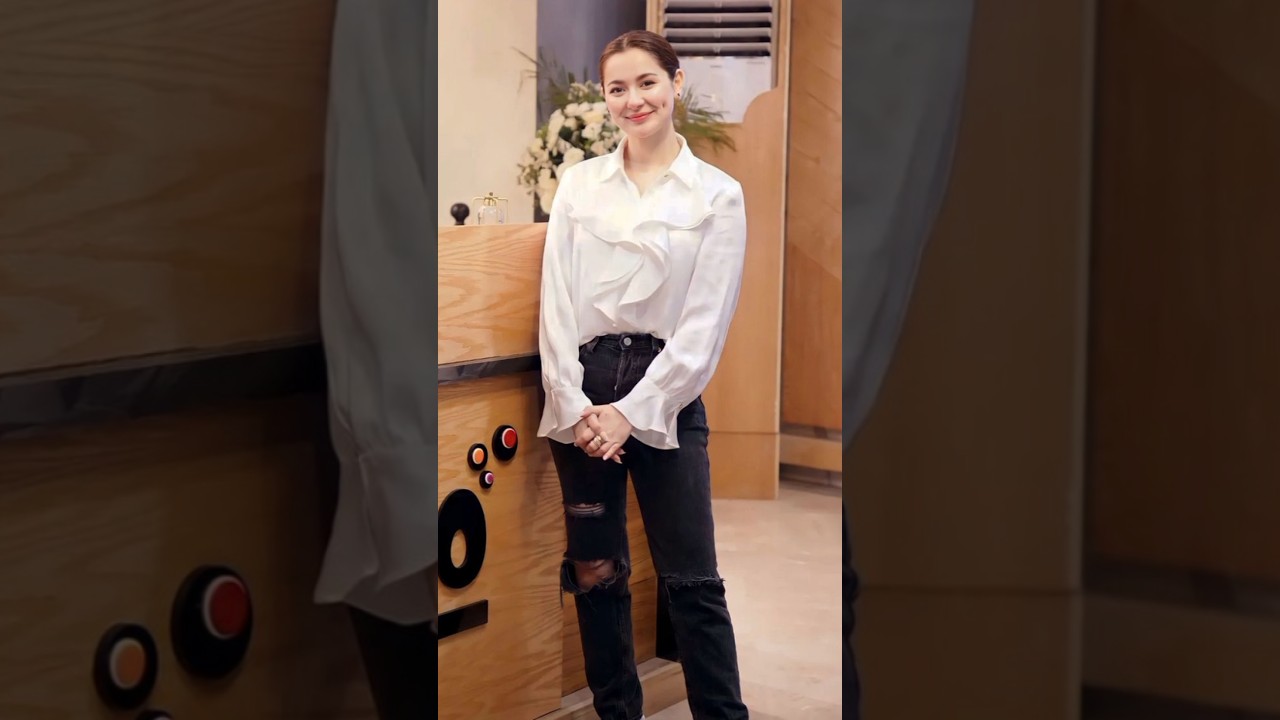 Pakistani actress in jeans 👖/beautiful look of Pakistani actress #trending #fashion #stylishoutfit