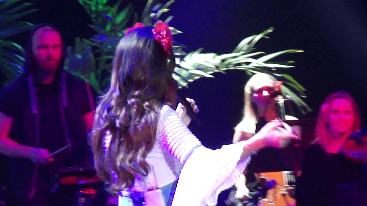 Lana Del Rey - Intro + Cola @ Citibank Hall (Rio de Janeiro) HD