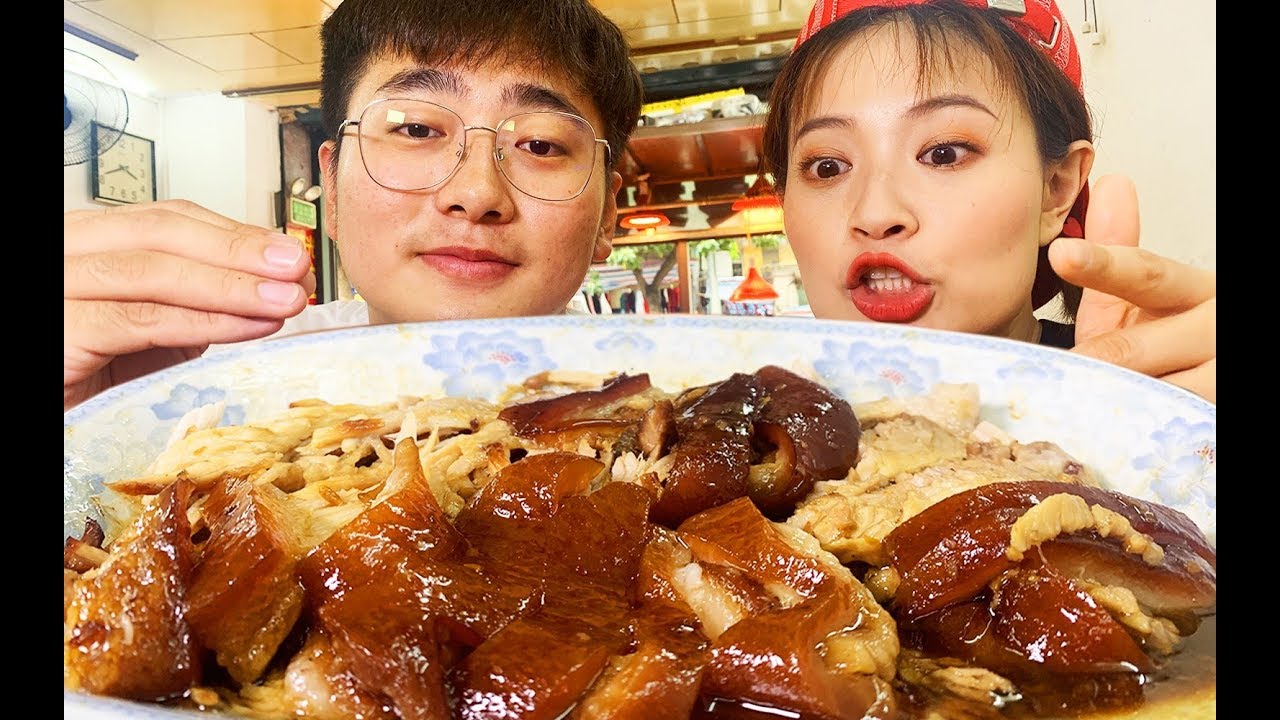 【盗月社】大叔掏出猪肘子，剁碎浇汁给我吃，一盘蒜2碗饭香糯下饭！| 潮汕美食 | 猪脚饭【DaoYueShe Official Channel】