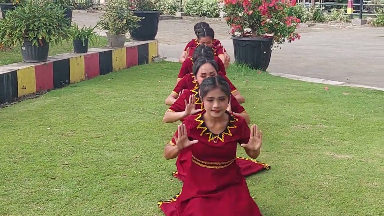 Tari Kreasi Keren Banget dari Sanggar Umbu SMK Negeri 1 Gunungsitoli Alo'oa @dewizendrato2501
