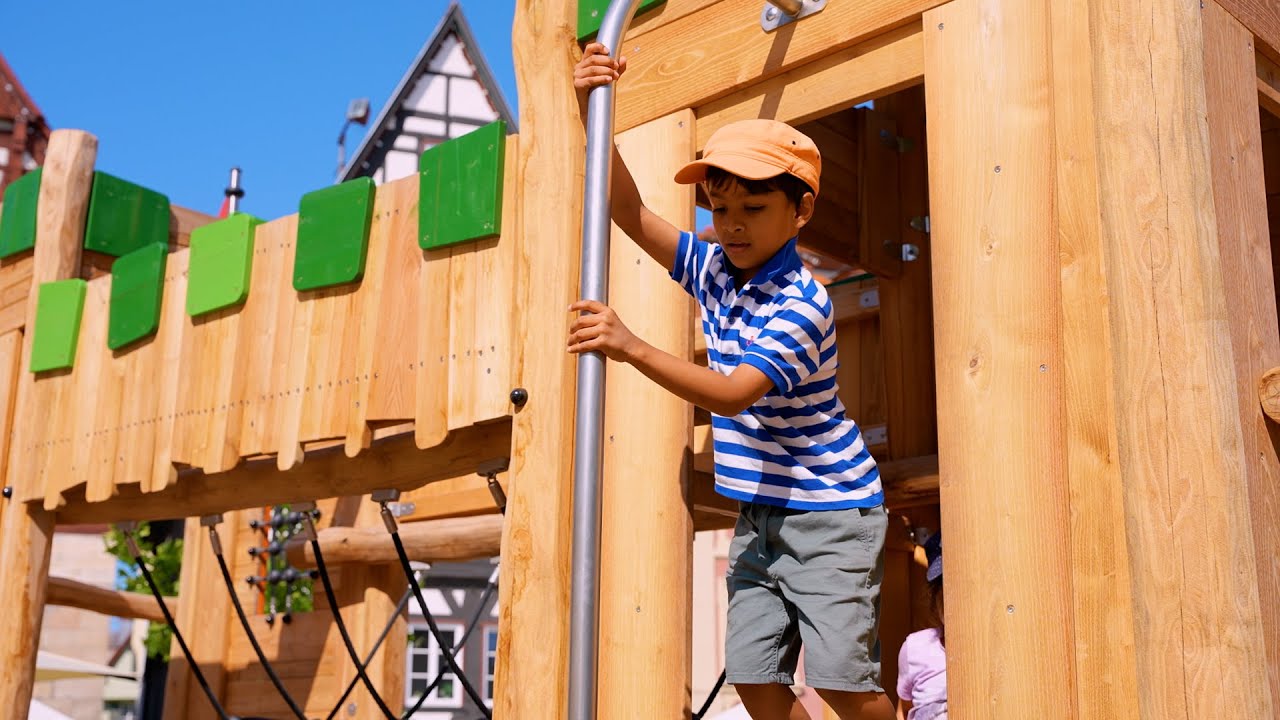 Pop-up-Naturholzspielplatz in Schwäbisch Gmünd