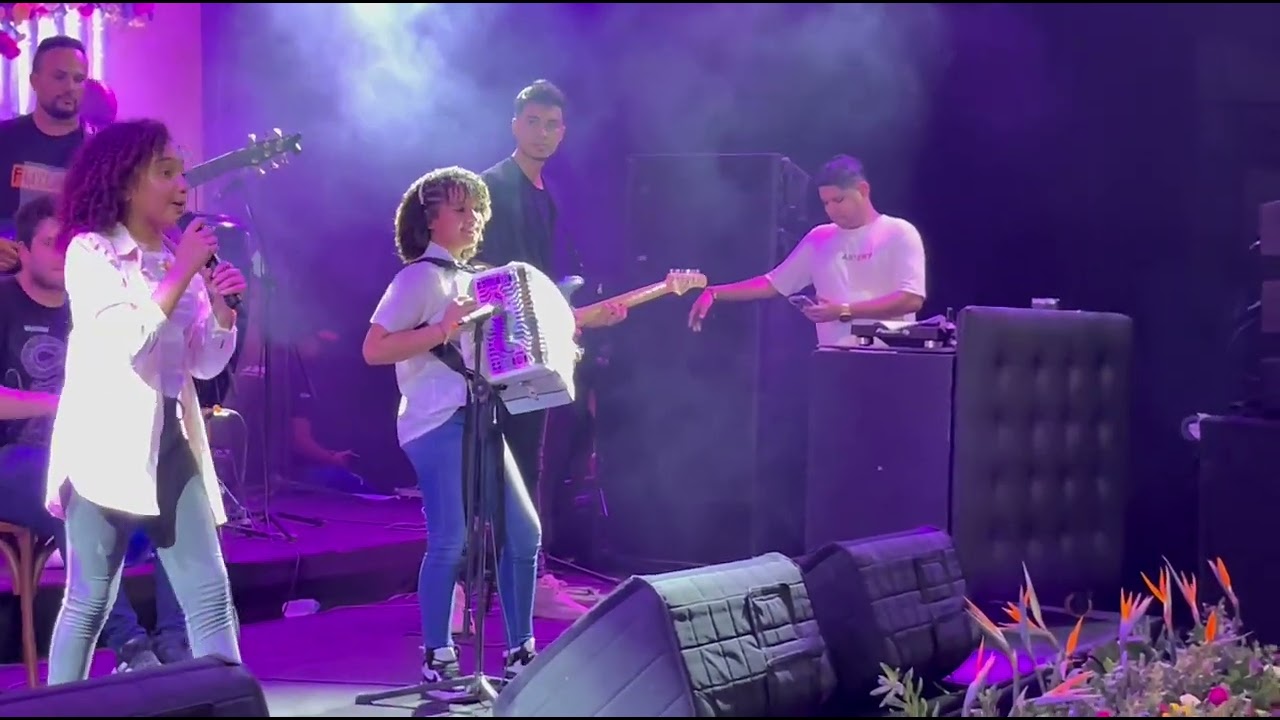 esta hermosa cancion interpretada por Andrea Sofia con su hermosa voz