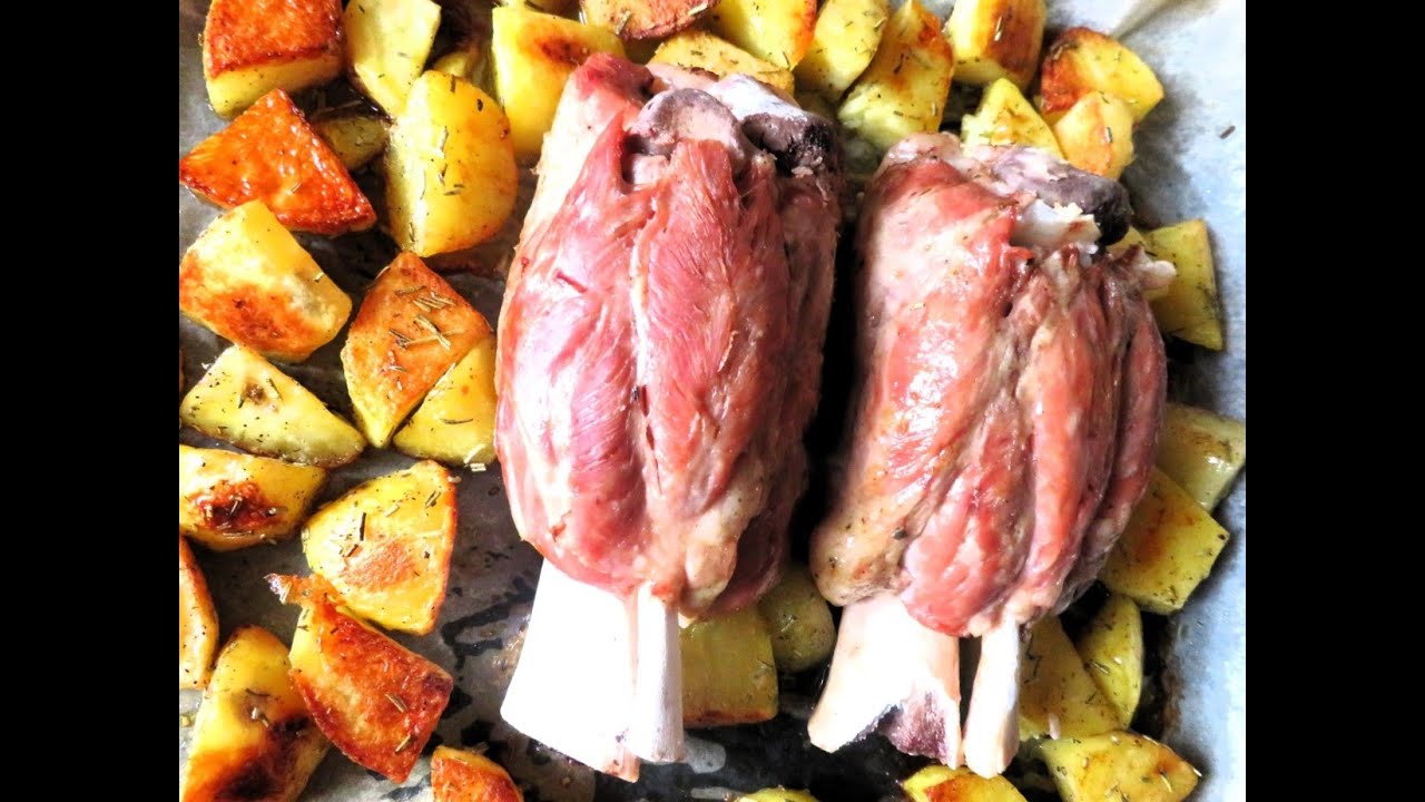 Stinco con patate  alla Roberto