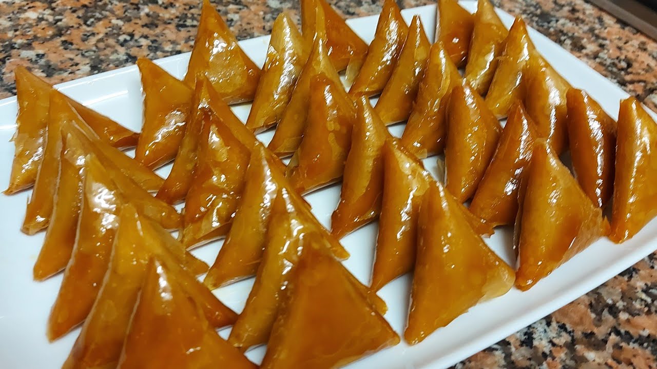 بريوات بالكاوكاو وبورقة الفيلو لديدين مقرمشين من الخارج و معلكين من الداخل مع شرح جد مبسط