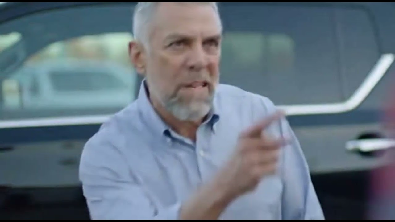 [Continuar]  Drama ¡Vendedor expulsa a granjero pobre hasta que el jefe mira lo que oculta en su ...