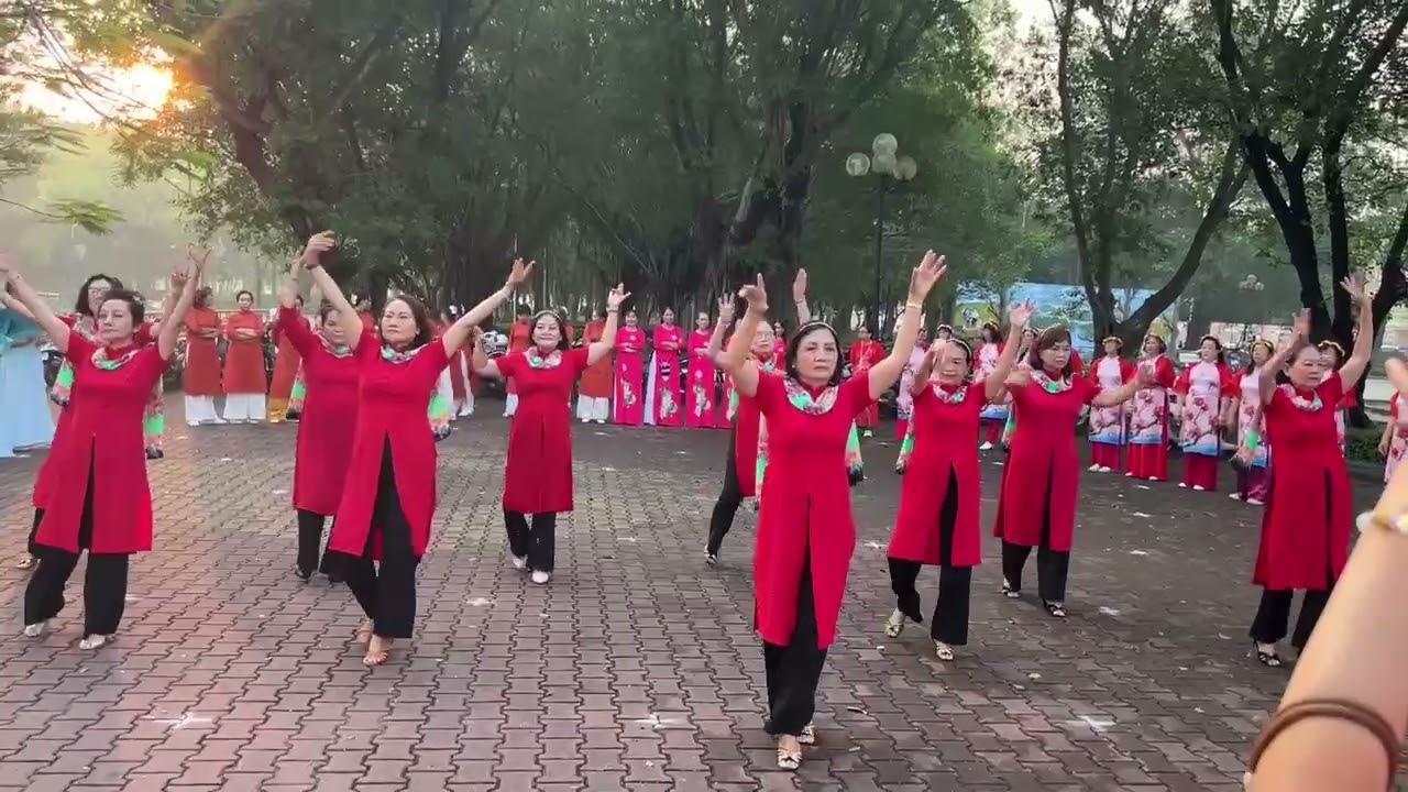Mùa Xuân ơi 8 tháng 3