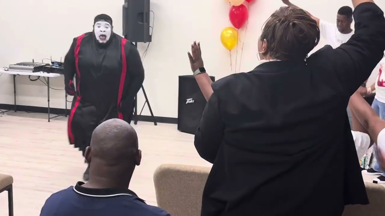 Deliver me by Leandria Johnson  (Live Mime) ￼