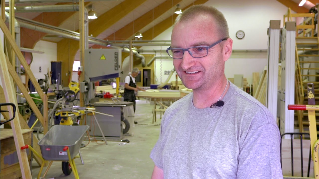 9371 Med på job – årets tømrer