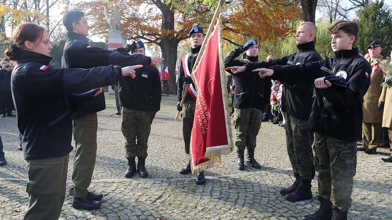 Przysięga uczniów klasy wojskowej II LO
