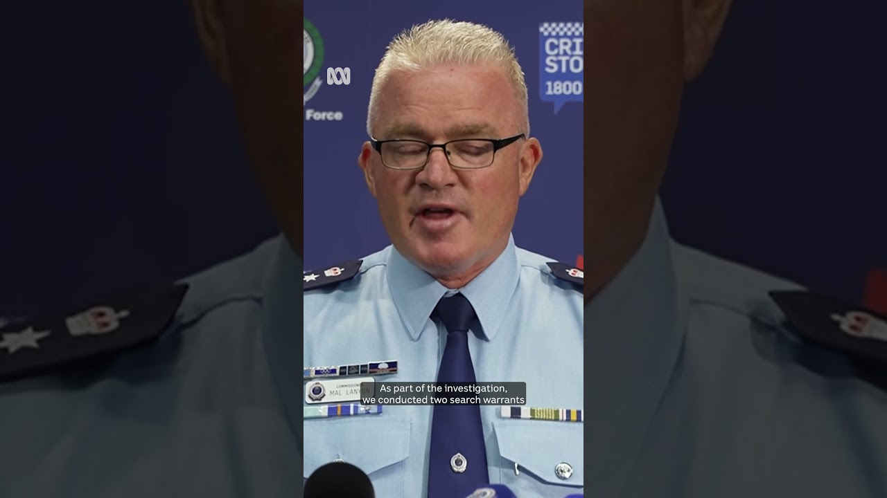 NSW Police say father-son duo allegedly behind Bondi Beach mass shooting | ABC NEWS