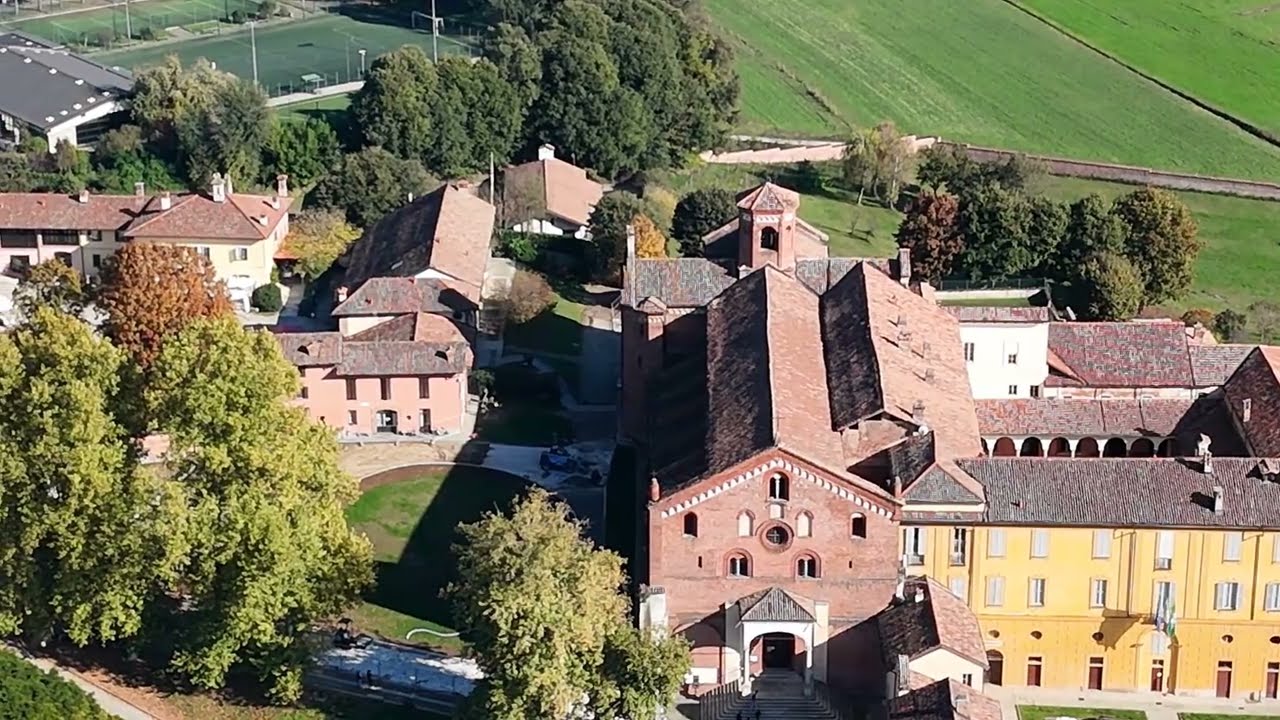 1936-(4K)-Morimondo MI 26-10-2025 (Drone Flip)