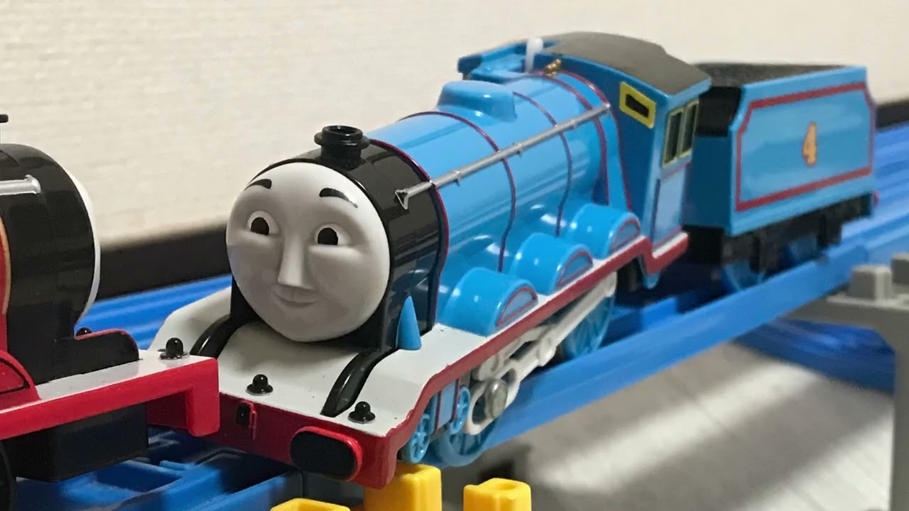 James to the Rescue tomy thomas & friends
