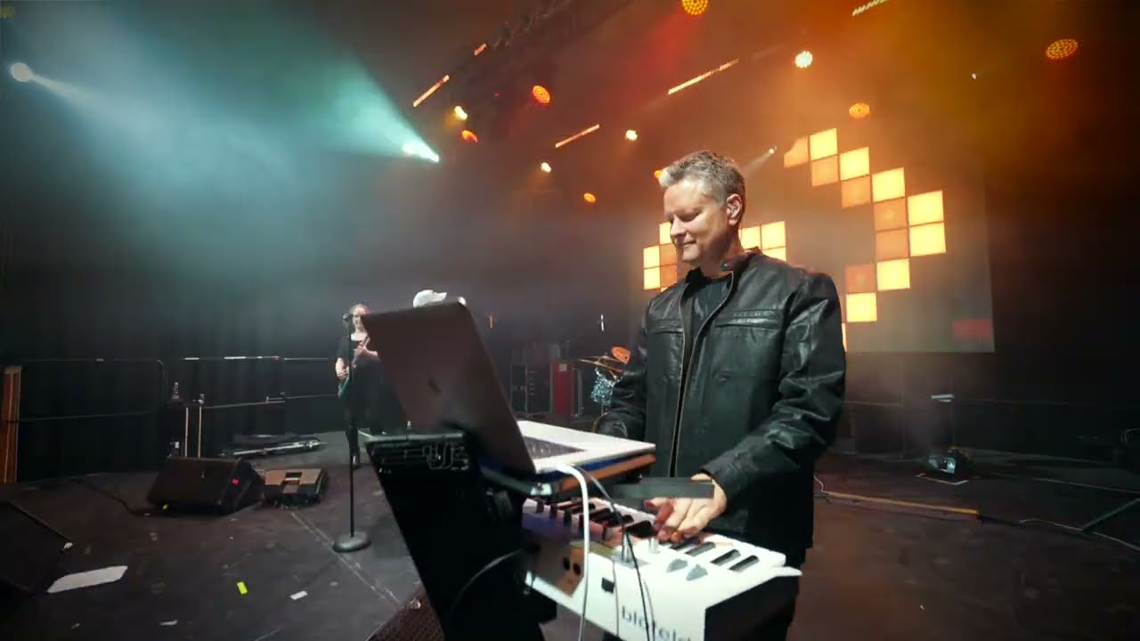 Hauber Zsolt X Bonanza Banzai - Calypso I Live I Music video