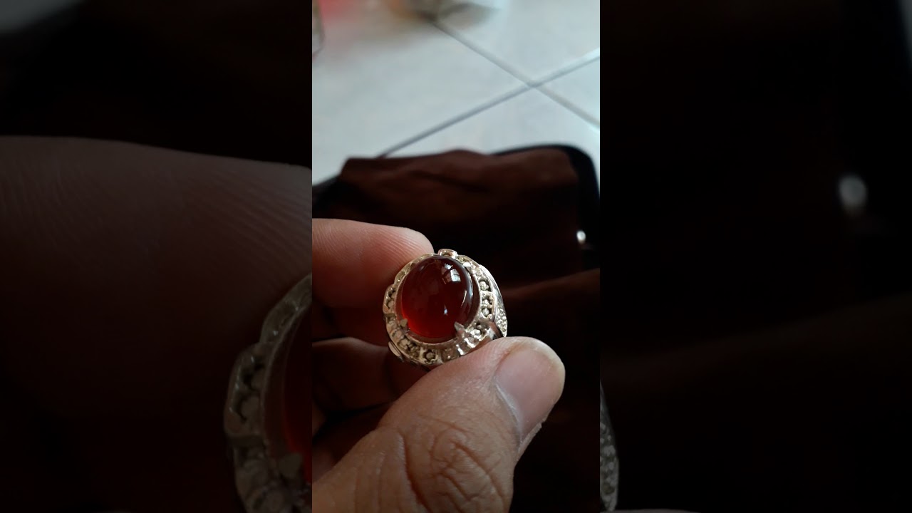 Batu obi merah