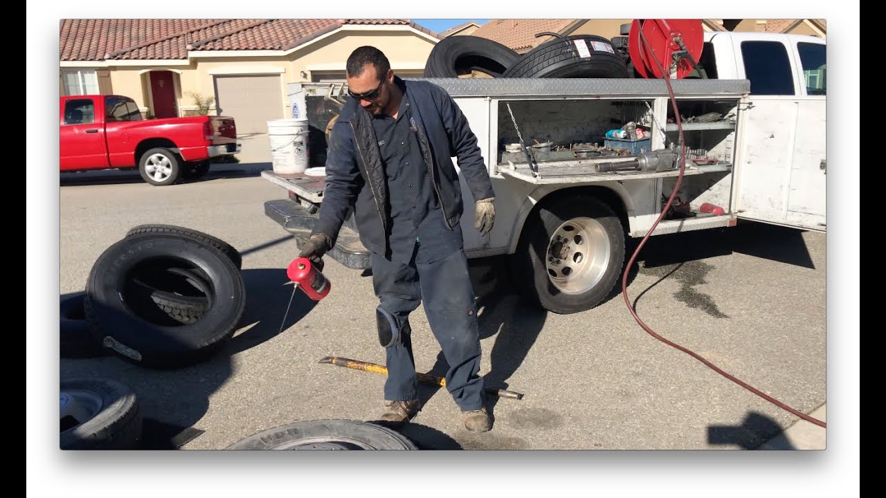 Replacing Tires On Service Truck 19.5 14 ply
