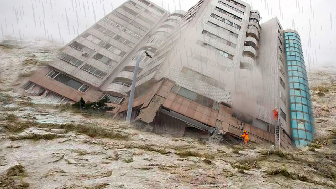 2 minutes ago! 3 dams collapsed! Entire high-rise buildings are going under water! Flood in China