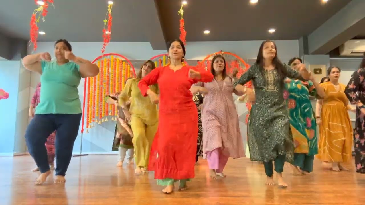 GANGAUR DANCE MIX- 2 SONGS- NATHLI & PEEVJI- from.GHOOMAR RAAS by yashvi maru. Practice video