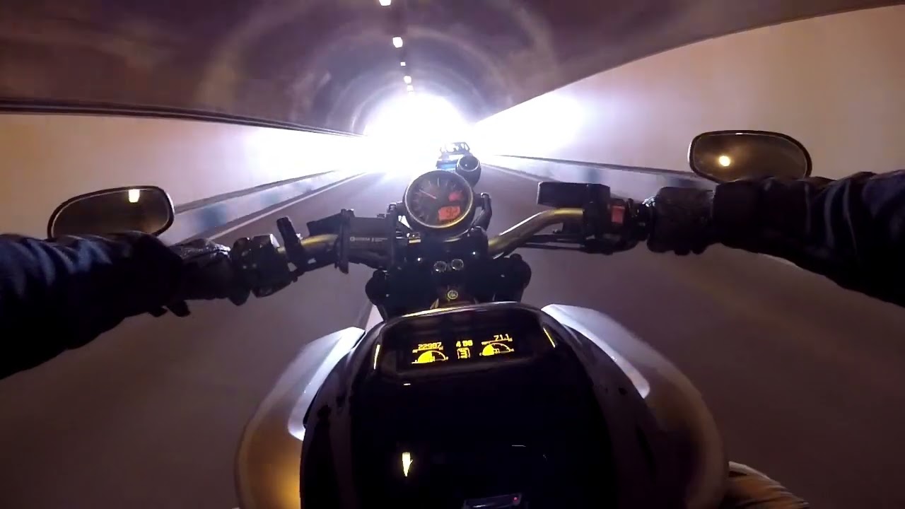 Yamaha Vmax 1700 on serpontine