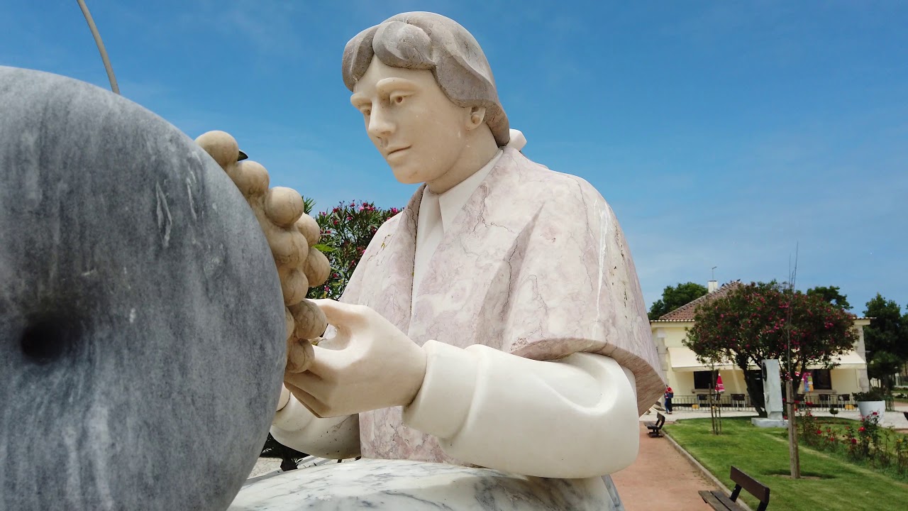 A Walk Through Downtown Peniche