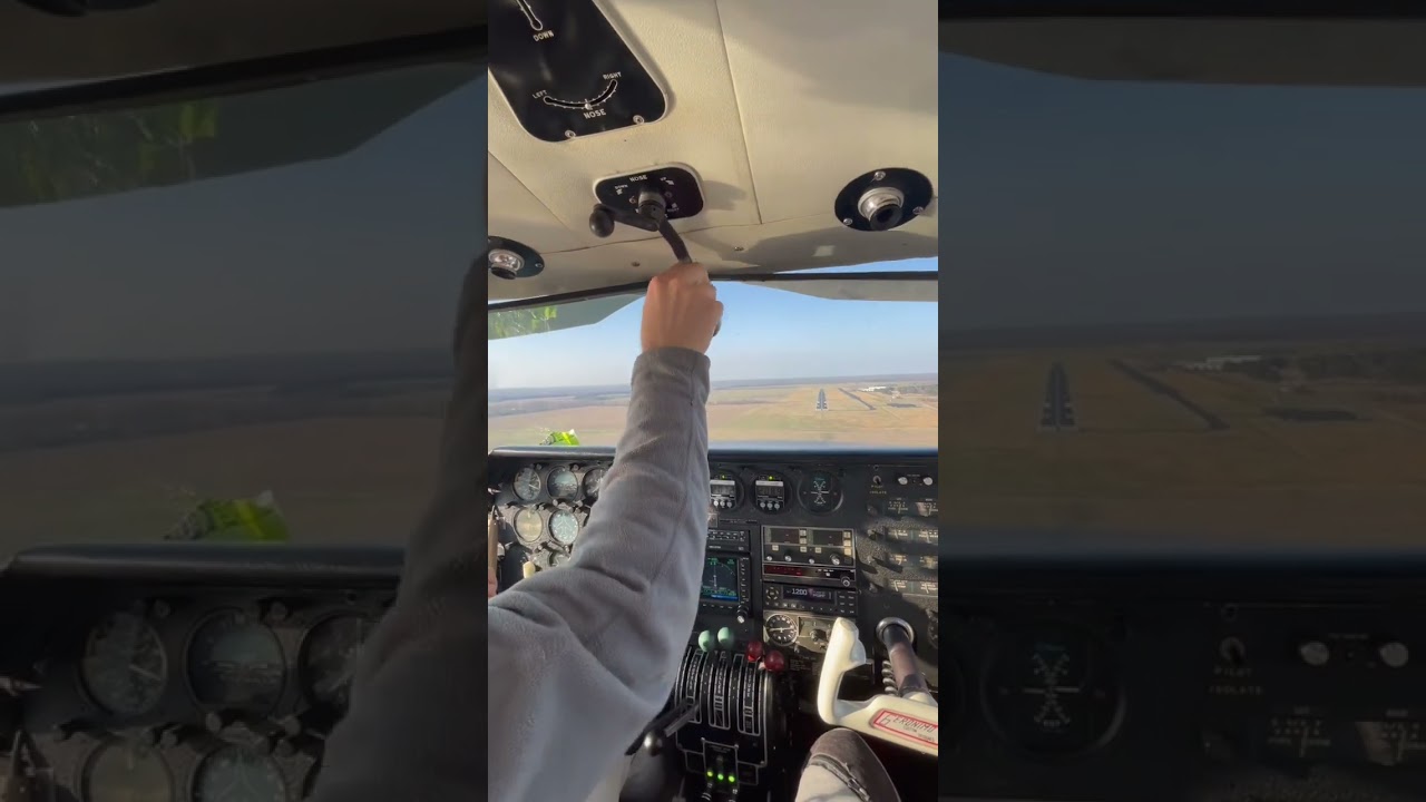 Flying piston twins never get old, piper apache geronimo #shorts
