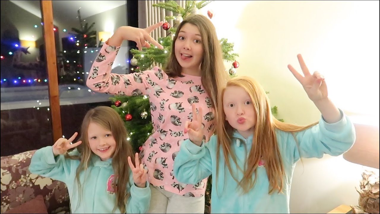 SURPRISE CHRISTMAS HOLIDAY REVEAL!