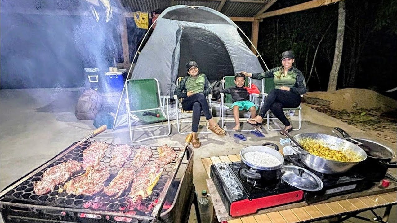 VOLTAMOS ACAMPAR NA ILHA 😍 MONTAMOS ACAMPAMENTO NA BEIRA DO RIO E FIZEMOS CHURRASCO