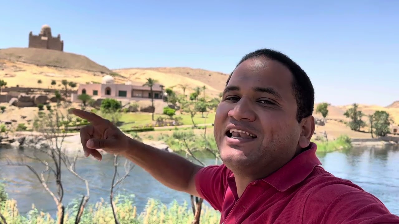 مقبرة الأغا خان الثالث بأسوان.