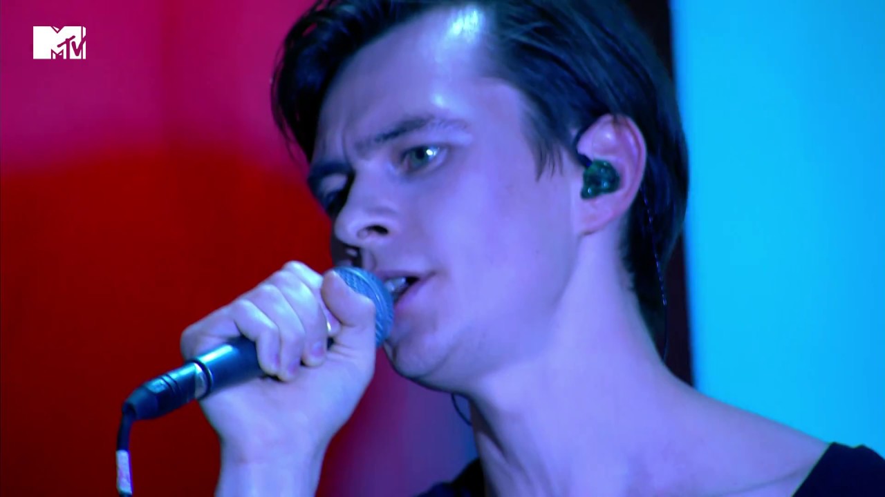 OQJAV - Санта Лючия (Quest Pistols Show cover - Live@MTV EMA pre party 2015)