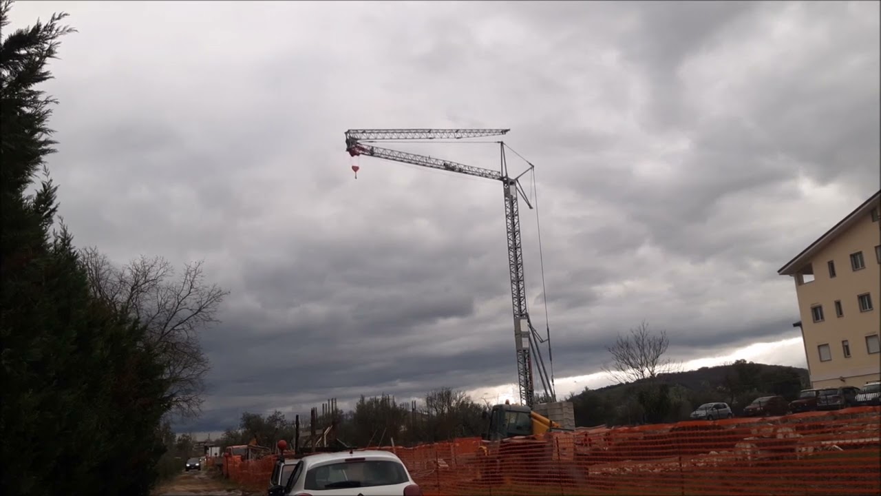 Noleggio gru edile BENEDINI B824 taverna di montalto uffugo CS 2021 2 cfngrusrl